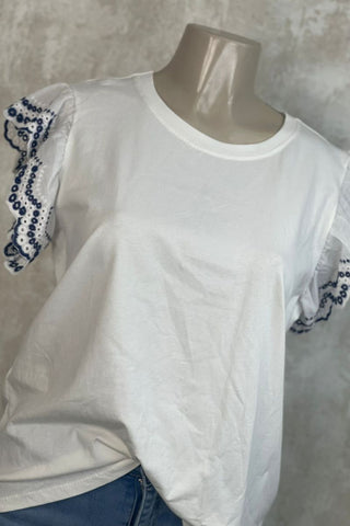 Image of Camiseta con flecos